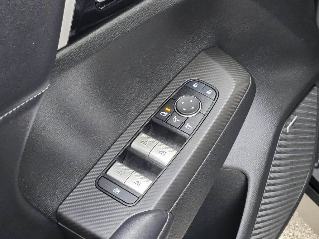 Certified Used 2025 Blue Mitsubishi SE image 17