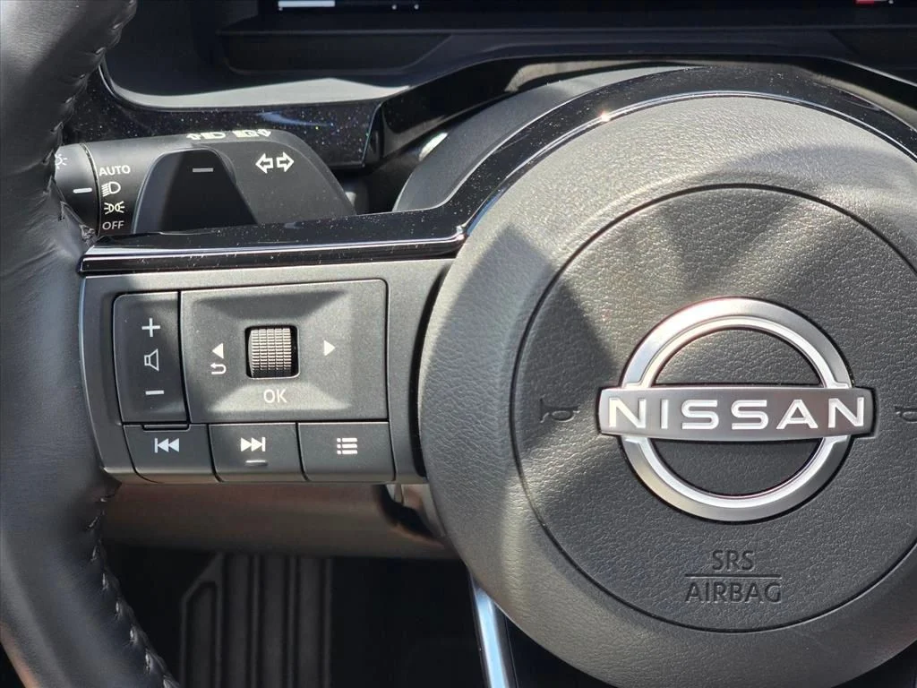 Used 2024 Beige Nissan Platinum image 17