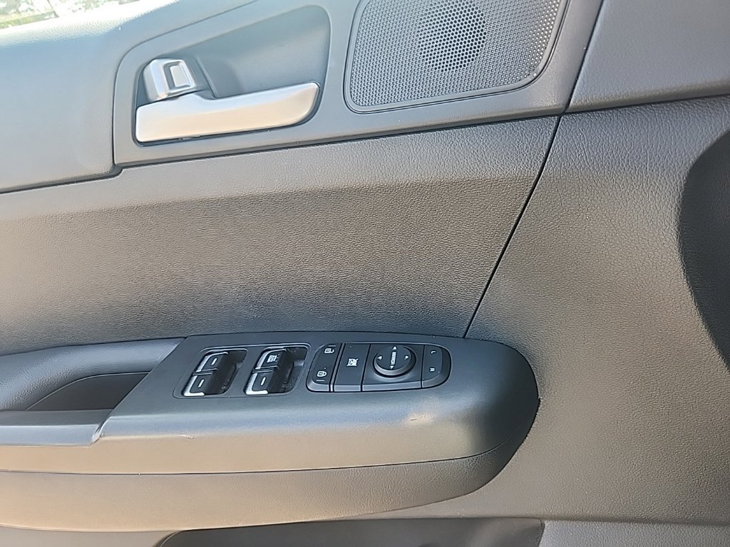 Certified Used 2022 Sparkling Silver Kia LX image 25