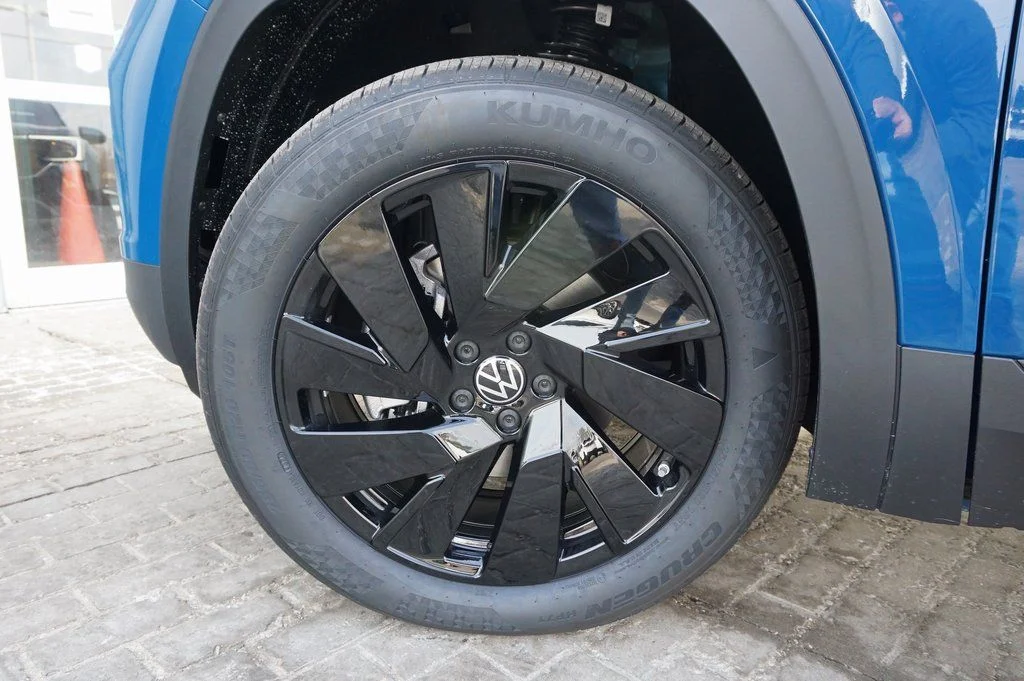 New 2026 Blue Volkswagen 2.0T SE w/Technology image 30