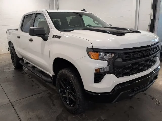 Used 2024 Summit White Chevrolet Custom Trail Boss image 3