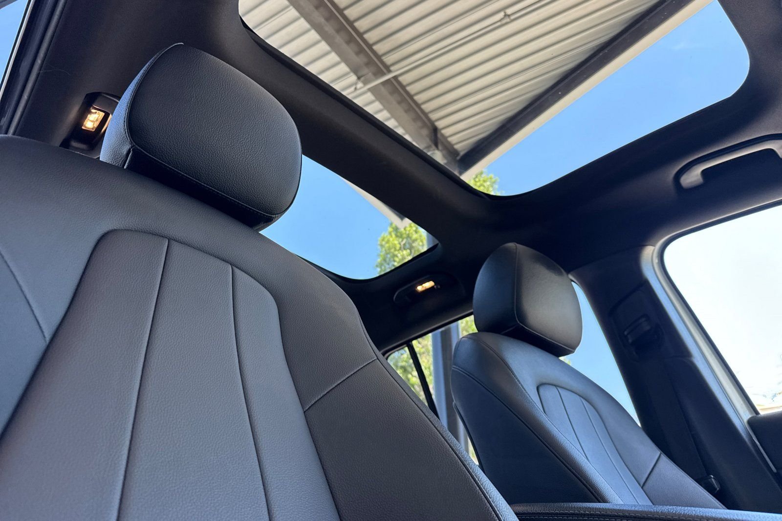 Used 2022 White Mercedes-Benz GLB 250 image 10