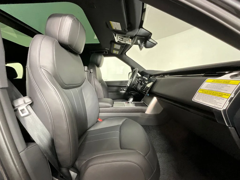 New 2026 Carpathian Grey Land Rover SE LWB 7-Seats / V8 image 3