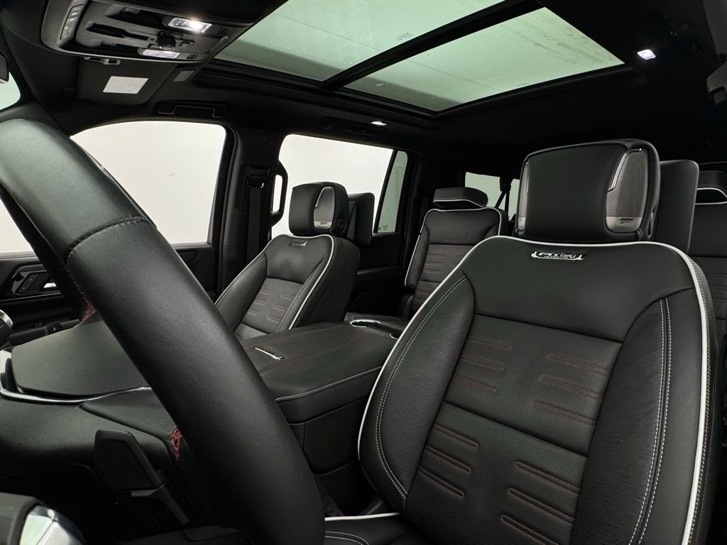 Used 2025 Onyx Black GMC AT4 Ultimate image 41