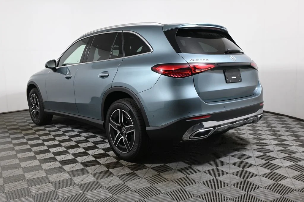 New 2026 Silver Mercedes-Benz GLC 300 image 5