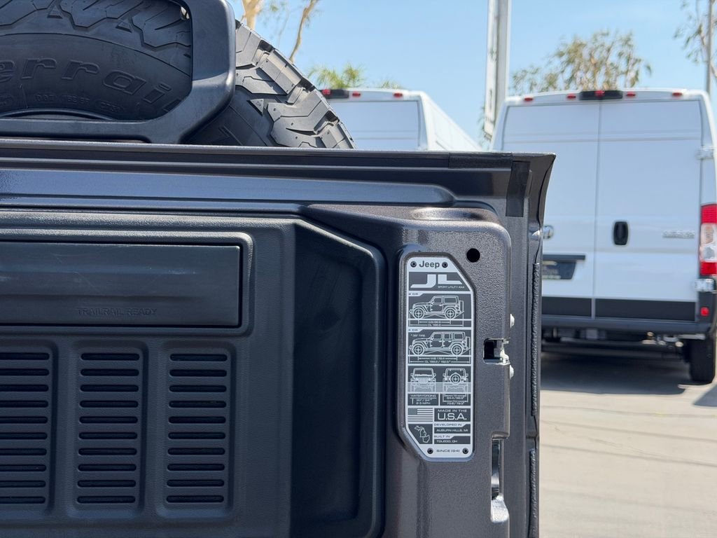 Certified Used 2025 Gray Jeep Rubicon image 32