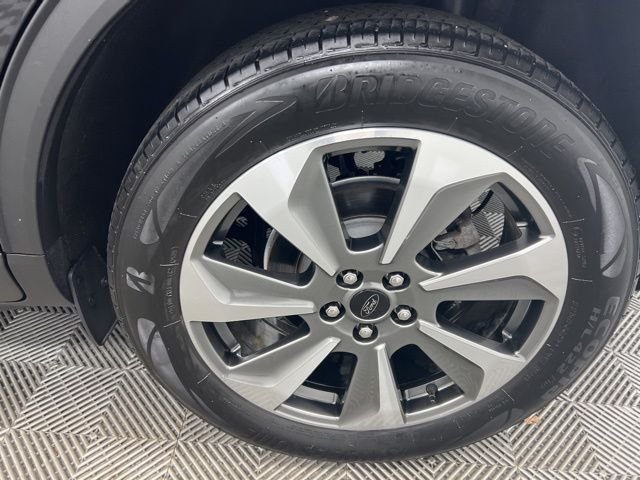 Used 2023 Black Ford Platinum image 10