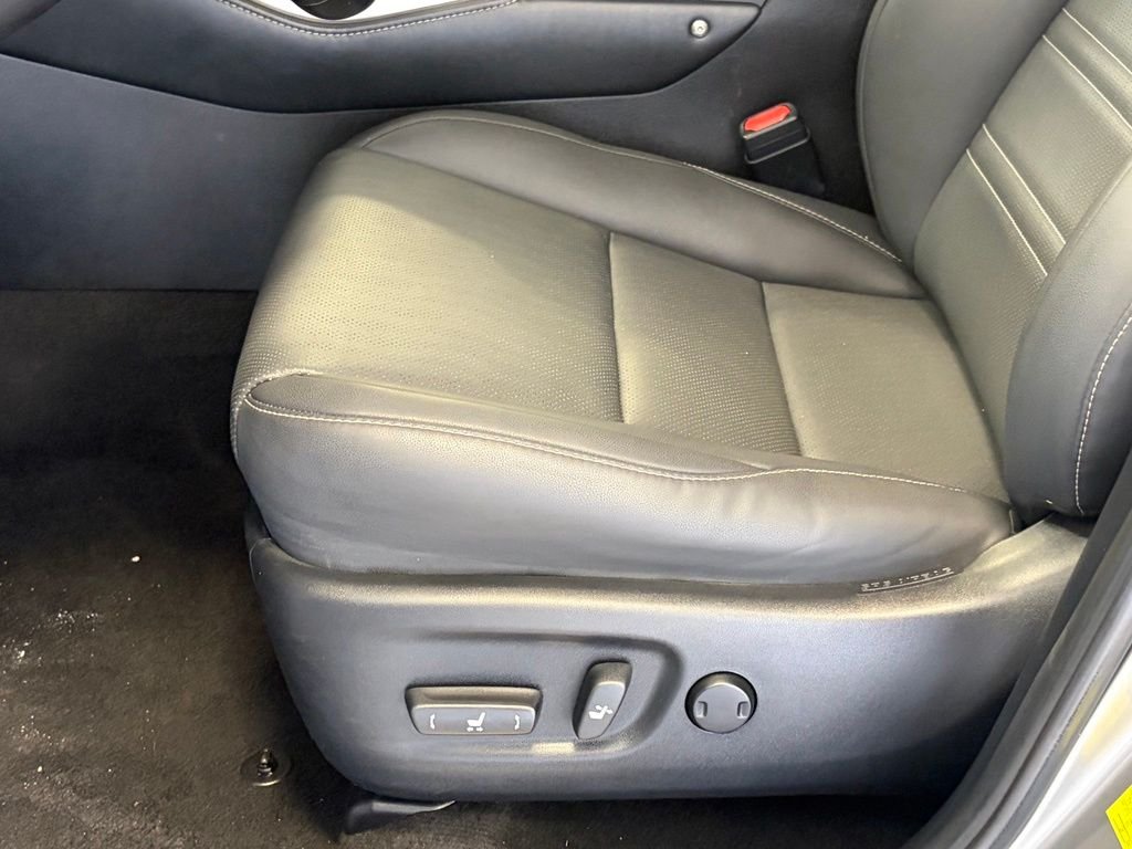 Used 2021 Silver Lexus 300h image 13