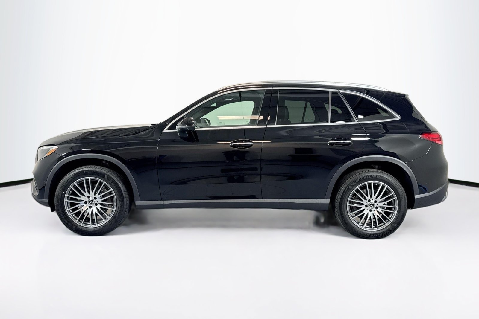 New 2026 Black Mercedes-Benz GLC 300 image 8