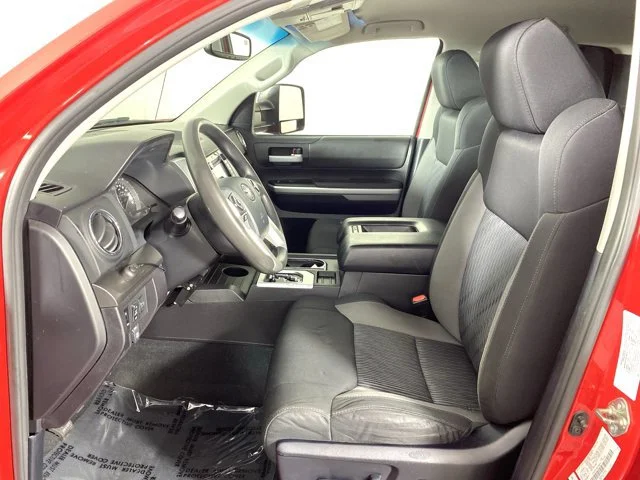 Used 2014 Red Toyota SR5 image 13