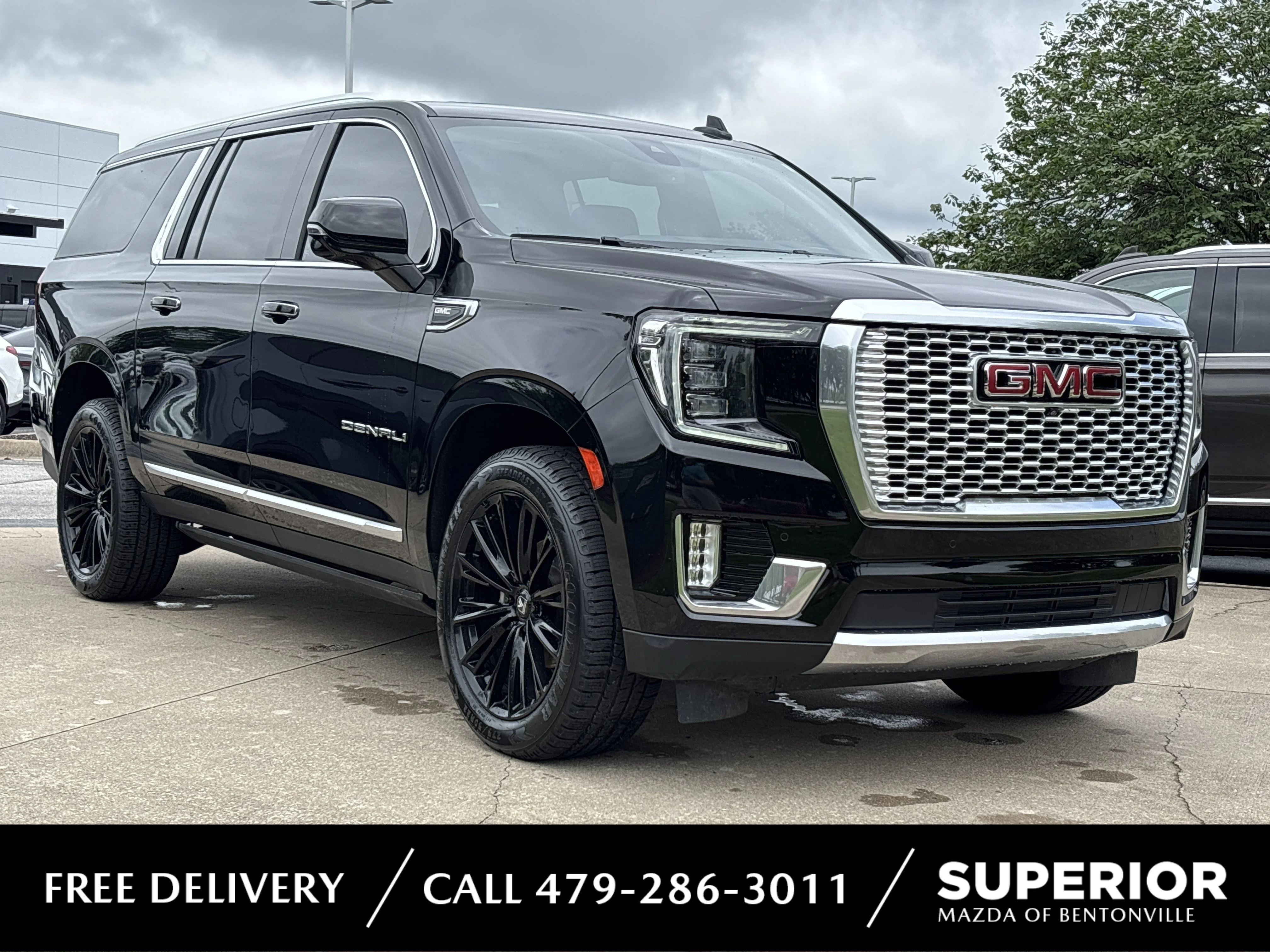 Used 2022 Onyx Black GMC Denali 4WD image 1