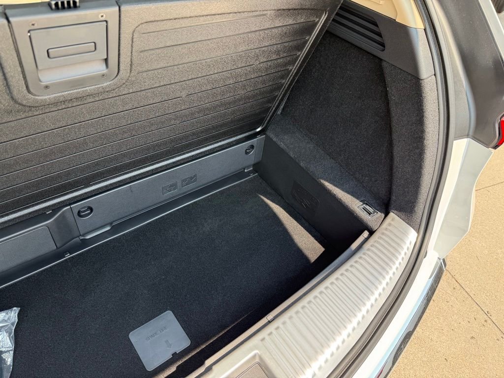 Used 2026 Solar Silver Metallic Acura Advance Package image 18