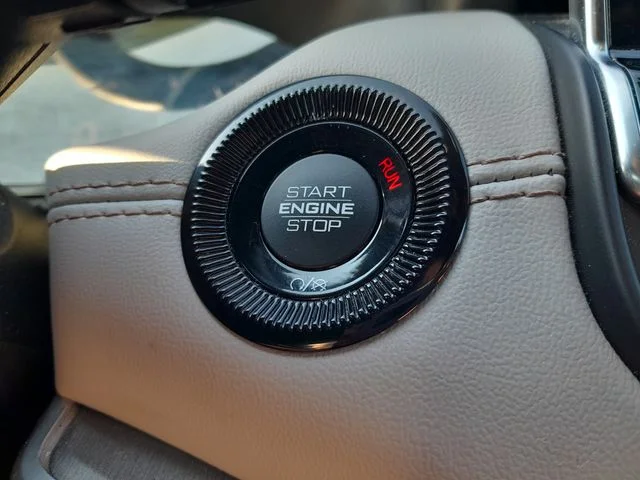 Used 2024 White Jeep Limited image 19