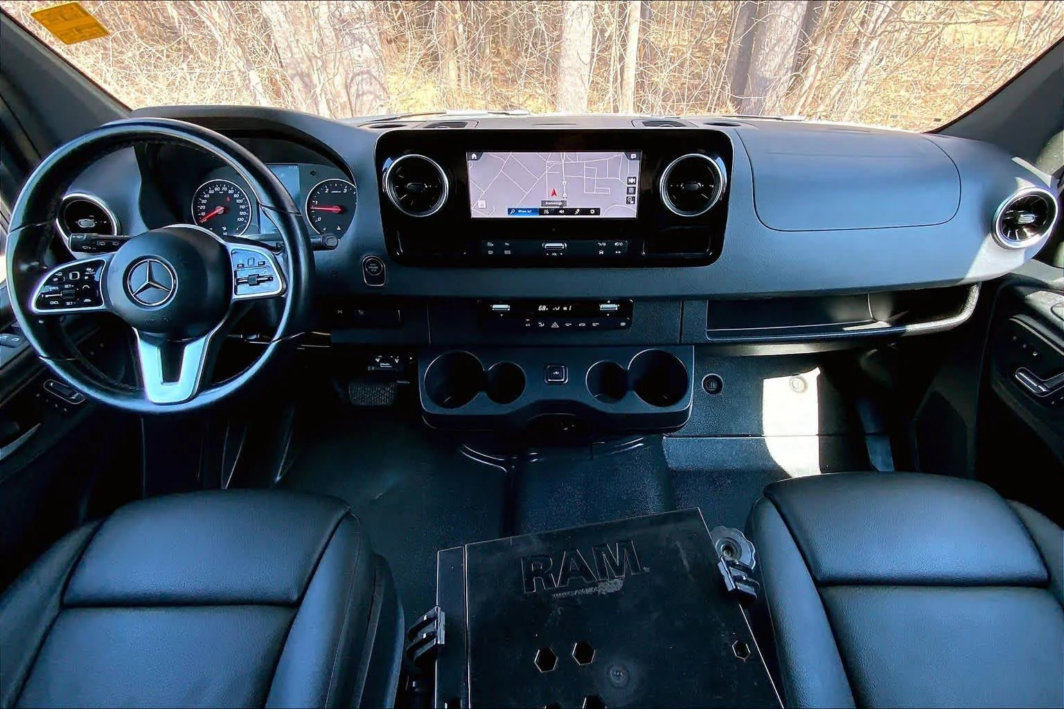 Used 2022 Obsidian Black Metallic Mercedes-Benz  image 17