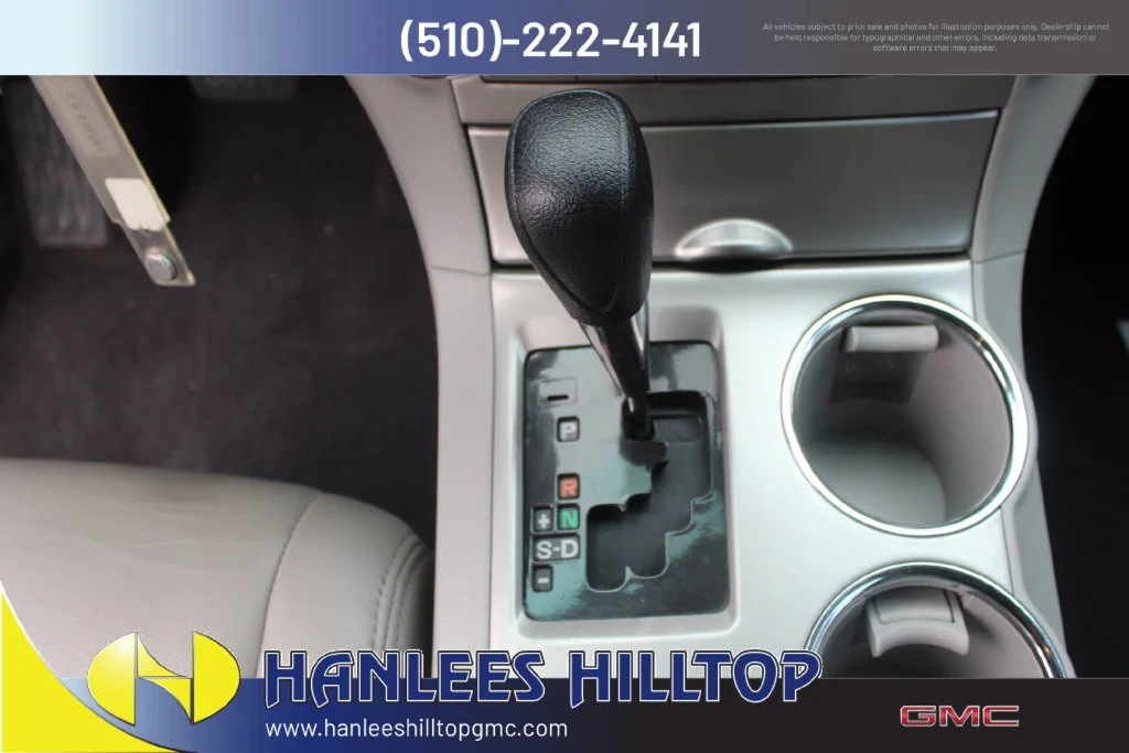 Used 2012 White Toyota Base image 22