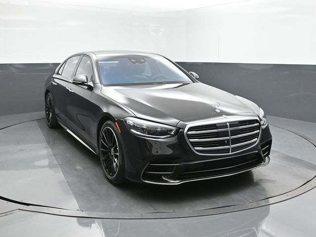 Used 2025 Black Mercedes-Benz S 580 image 22