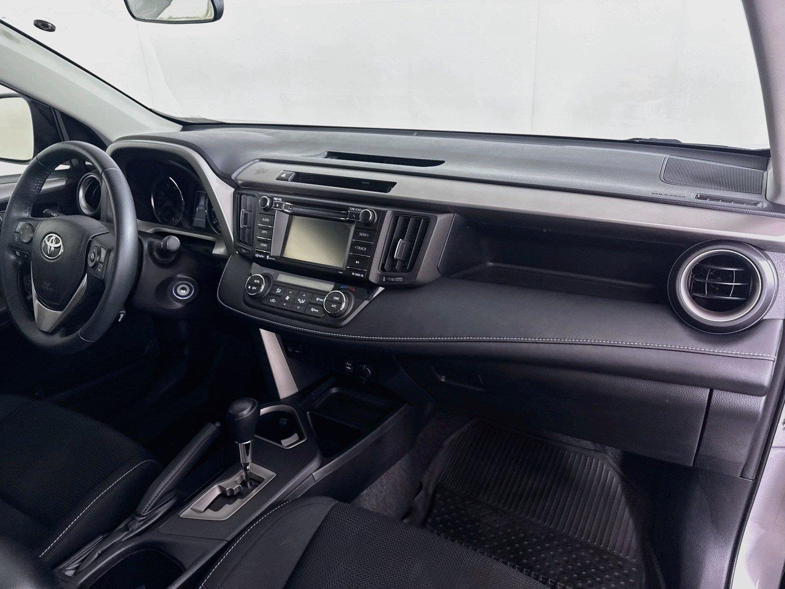 Used 2016 Silver Sky Metallic Toyota XLE image 41
