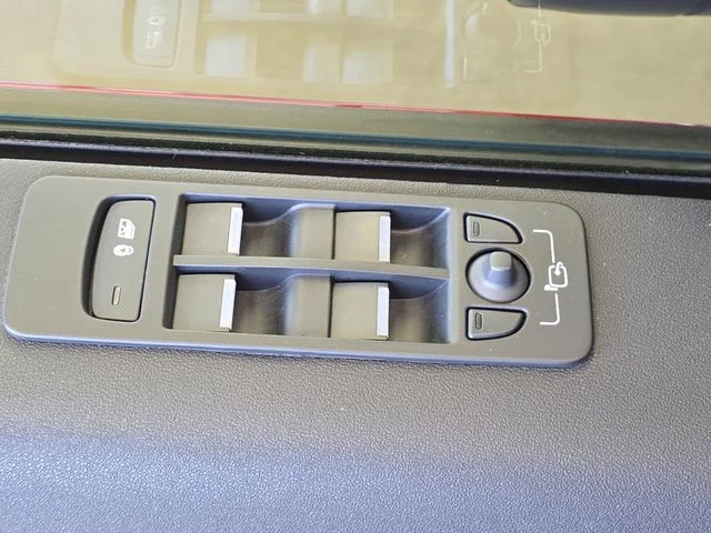 Used 2025 Red Land Rover SE image 30
