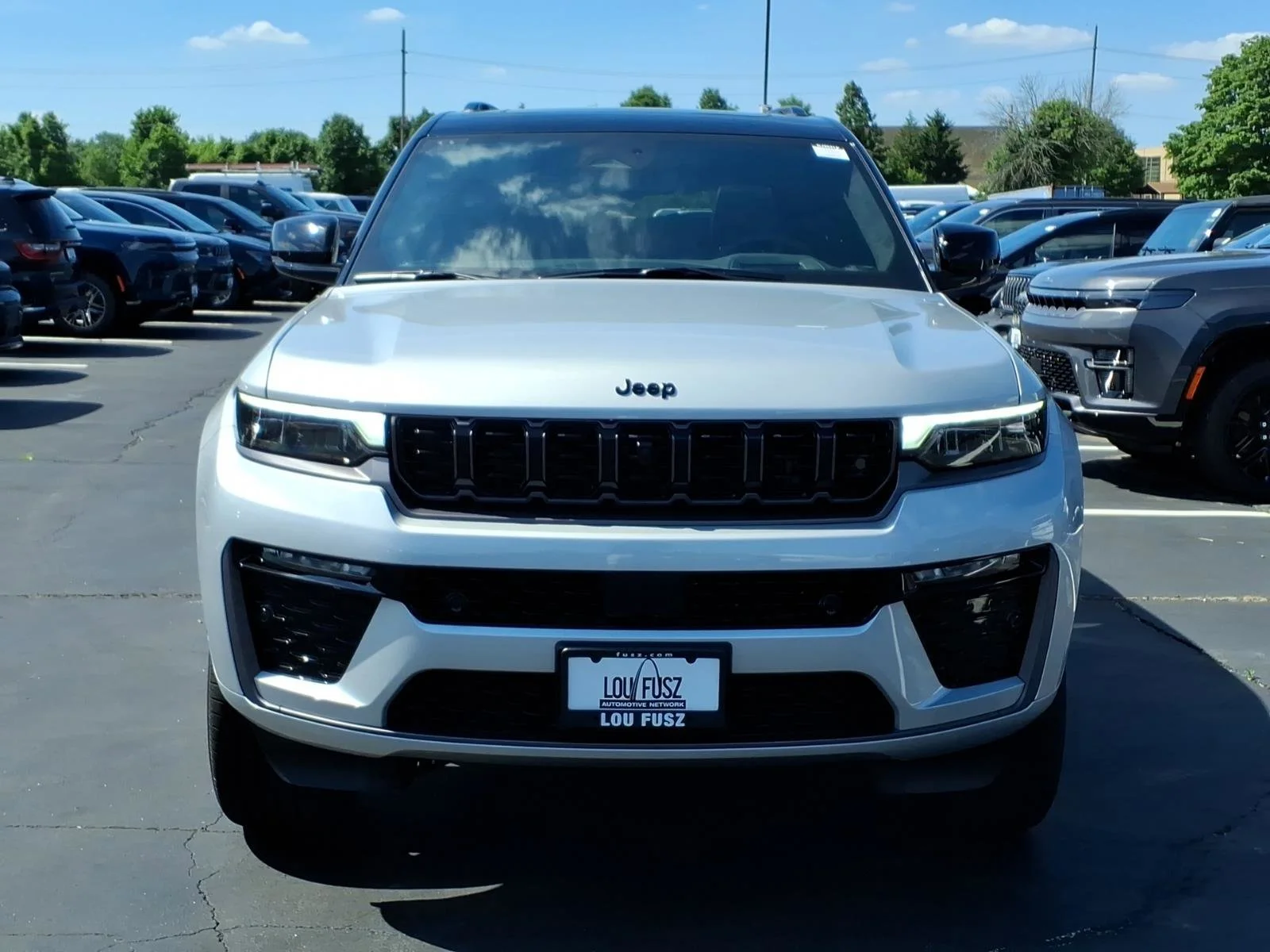 New 2026 Silver Zynith Exterior Paint Jeep Summit image 24