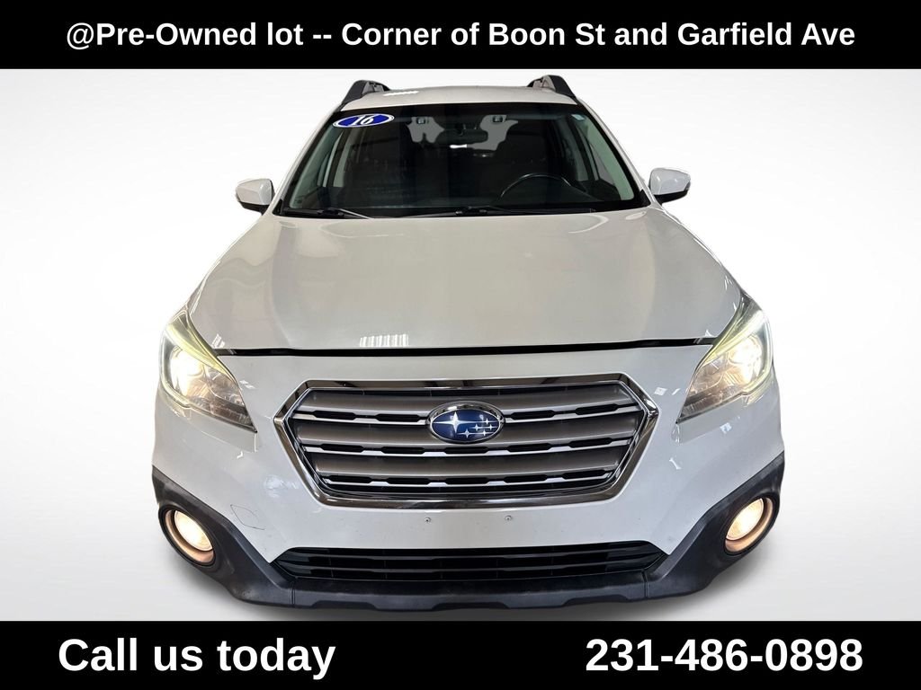Used 2016 White Subaru 2.5i Premium image 8