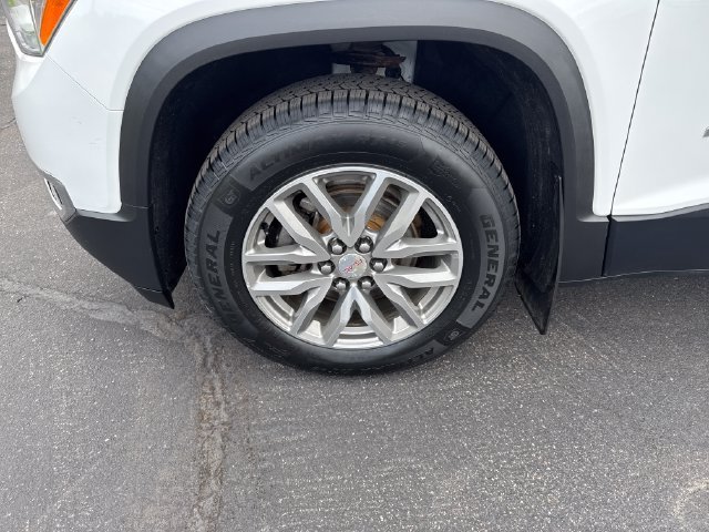 Used 2018 SUMMIT WHITE GMC SLE image 25
