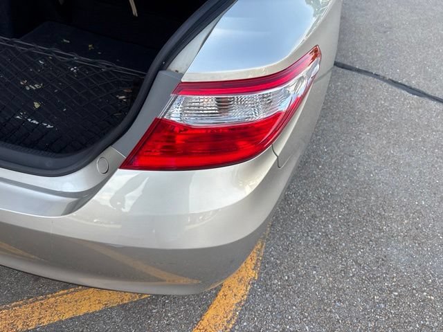 Used 2016 Creme Brulee Toyota LE image 8