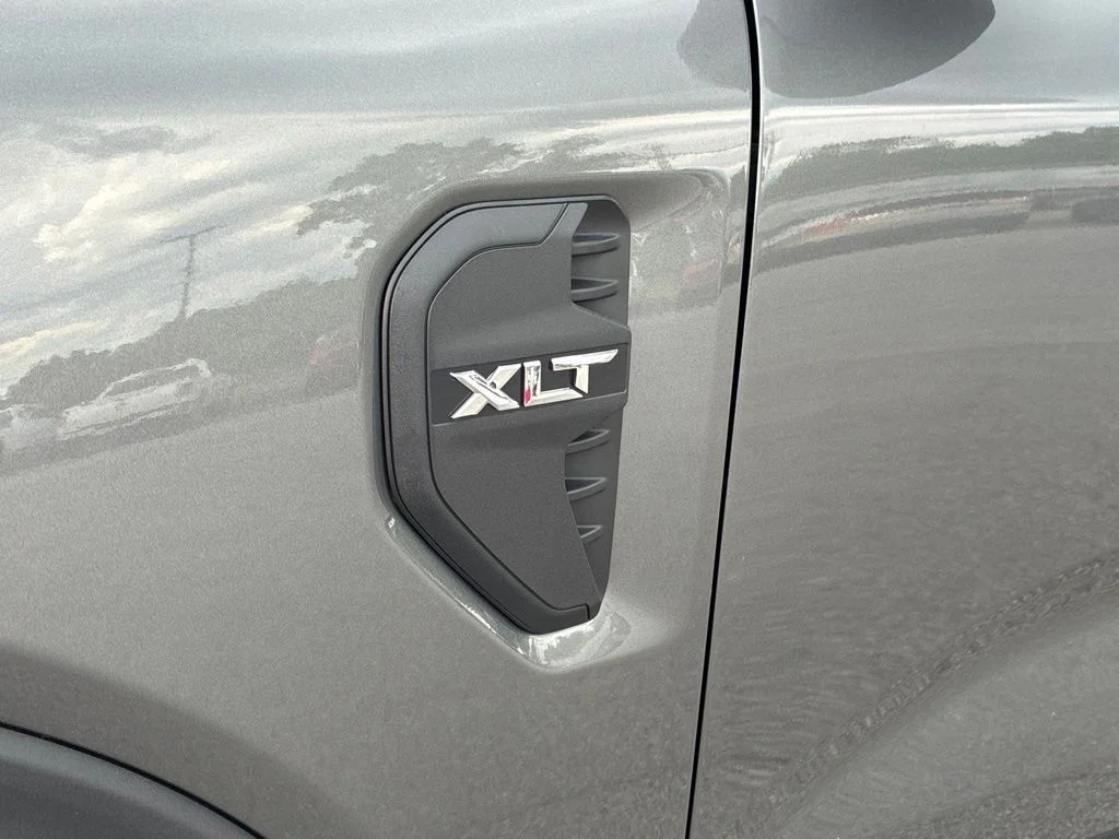 Used 2025 Gray Ford XLT image 34