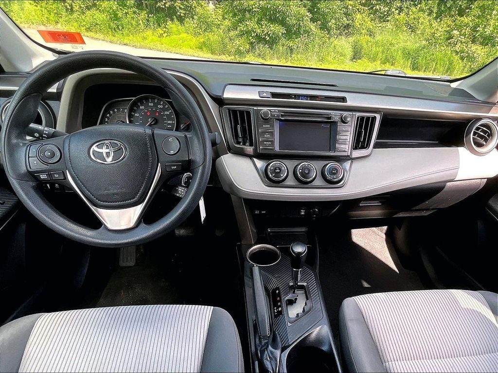Used 2013 Black Toyota LE image 21
