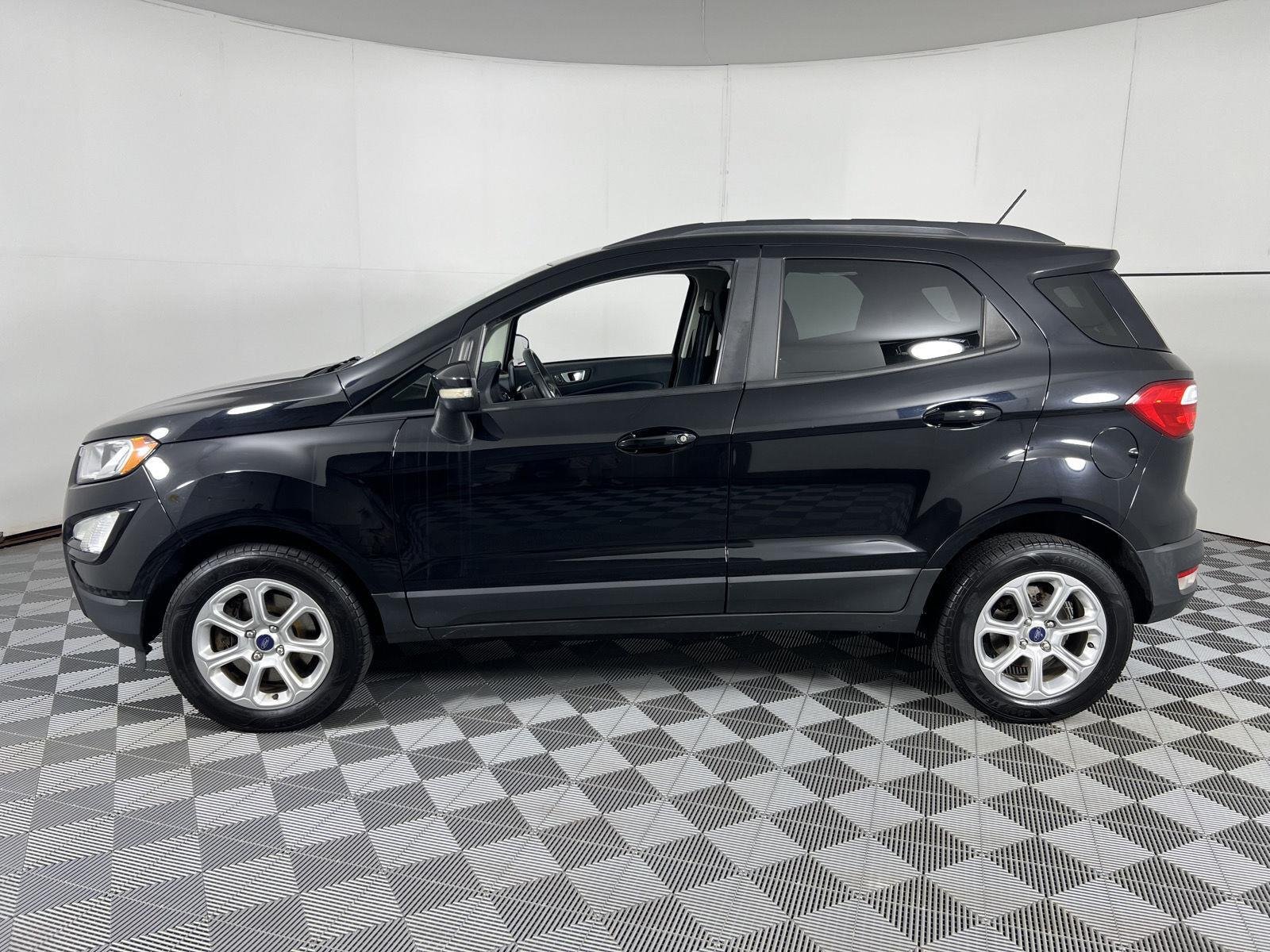 Used 2019 Shadow Black Ford SE image 8