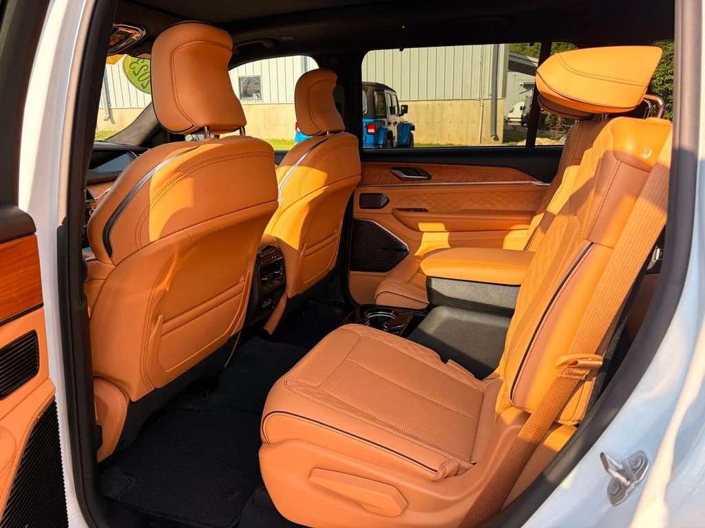 Used 2023 White Jeep Summit image 18