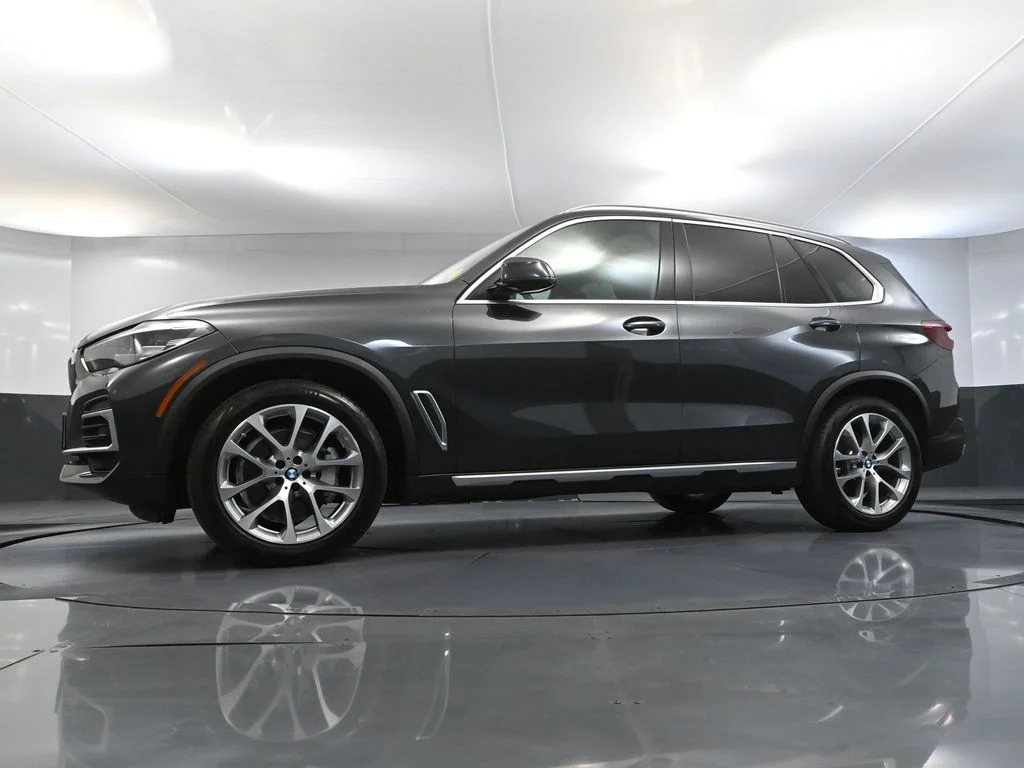 Used 2023 Gray BMW xDrive40i image 58