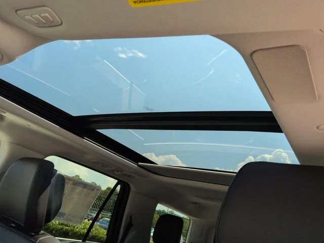 New 2026 Star White Metallic Tri-Coat Ford Platinum® image 20