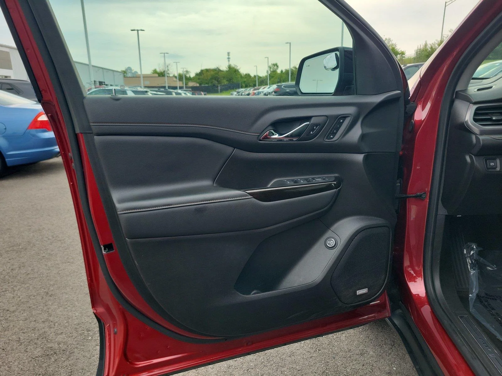 Used 2023 VOLCANIC RED TINTCOAT GMC AT4 image 18