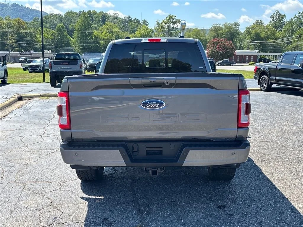 Used 2023 Gray Ford Lariat image 6
