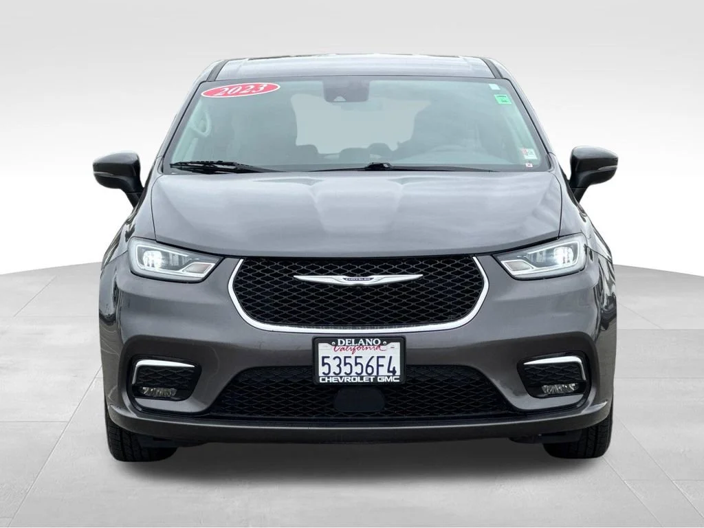Used 2023  Chrysler Hybrid Touring L image 8