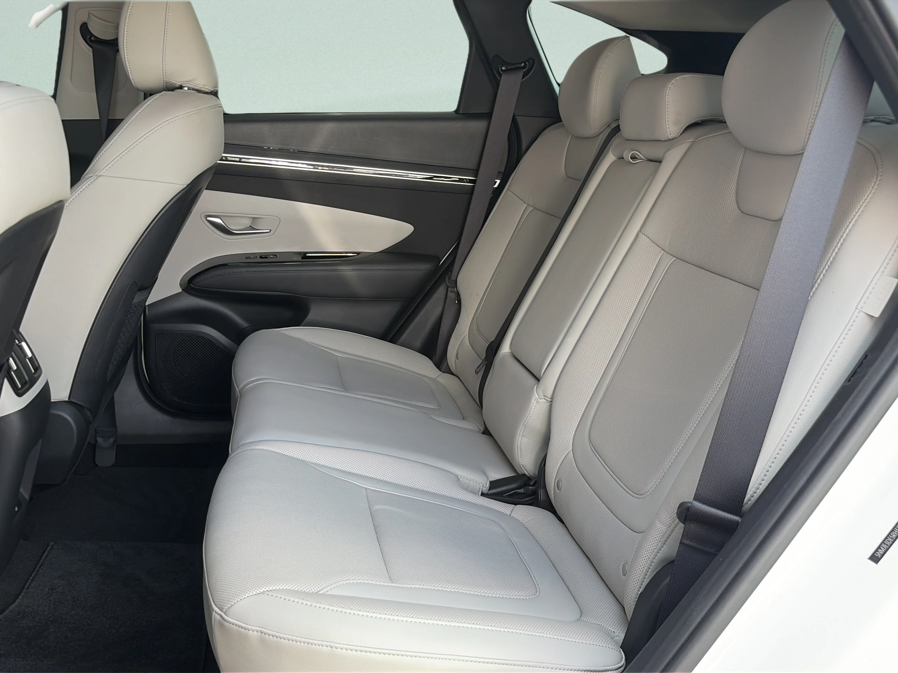 Used 2024 White Pearl Hyundai Limited image 18
