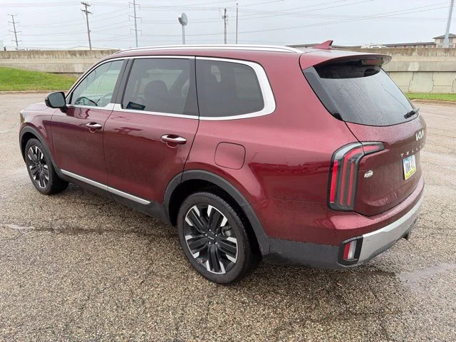 Used 2023 Red Kia SX-Prestige image 5