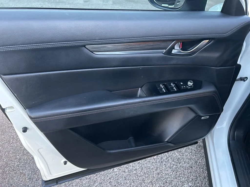 Used 2018 White Mazda Grand Touring image 15
