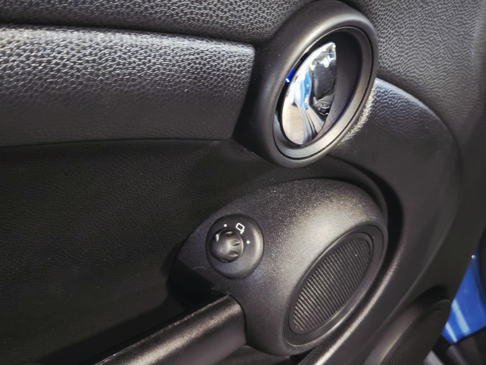 Used 2013 Reef Blue Metallic MINI CLUBVAN image 25