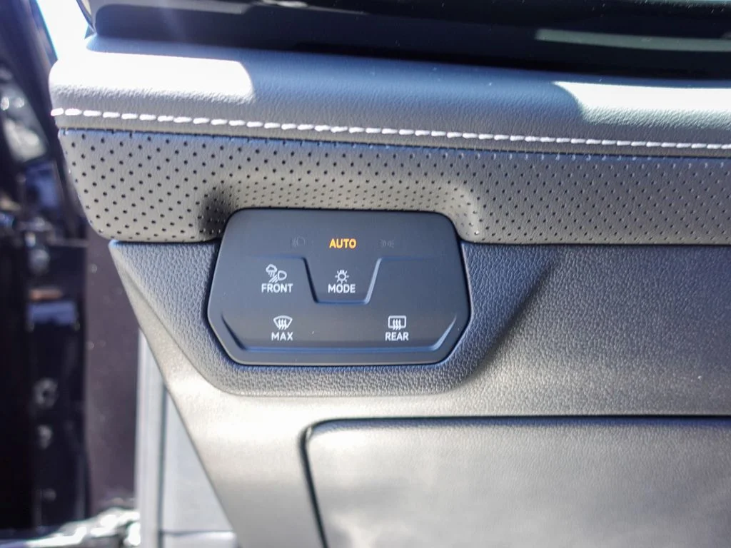 New 2026  Volkswagen SE w/Technology image 17