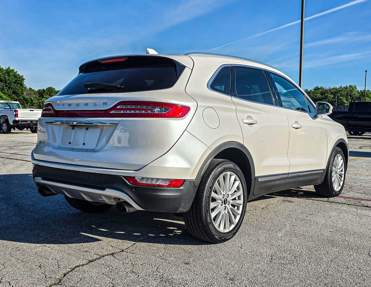 Used 2019 White Lincoln Standard image 5