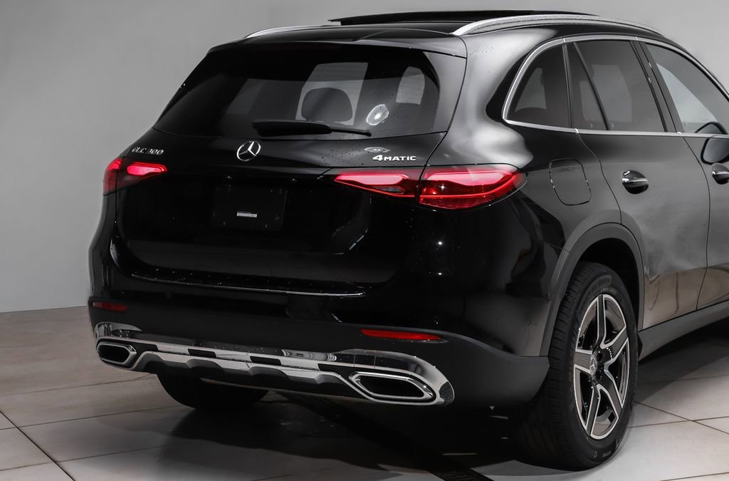 New 2026 Black Mercedes-Benz GLC 300 image 20