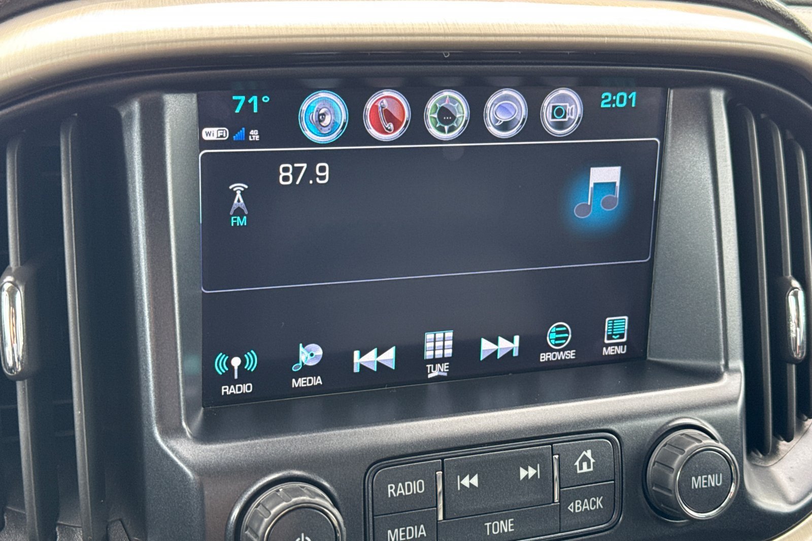 Used 2018 White GMC Denali image 18