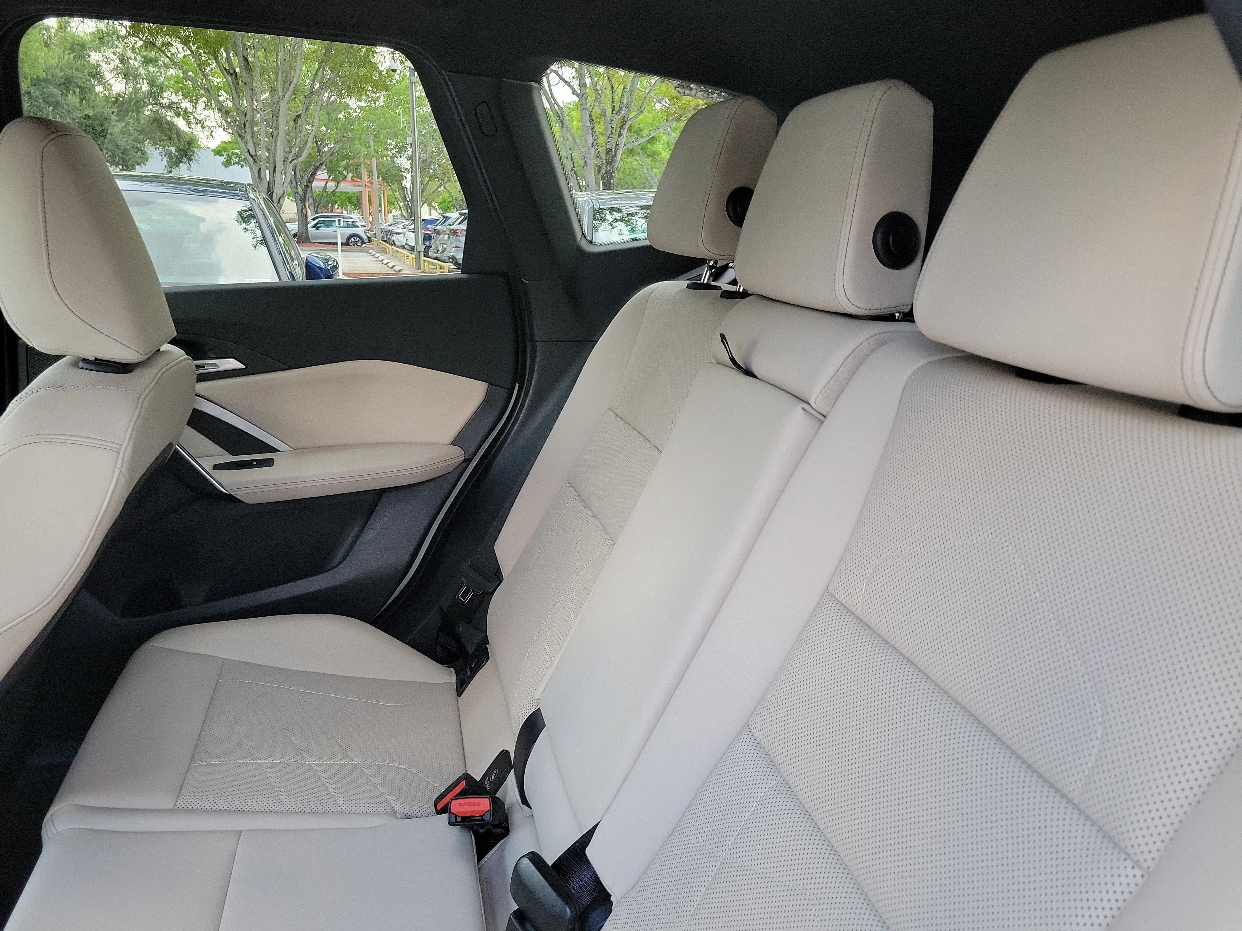 Used 2023 Alpine White BMW xDrive28i image 7