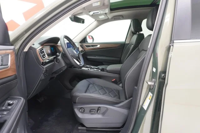 New 2026 Avocado Green Pearl Volkswagen 2.0T SE w/Technology image 15