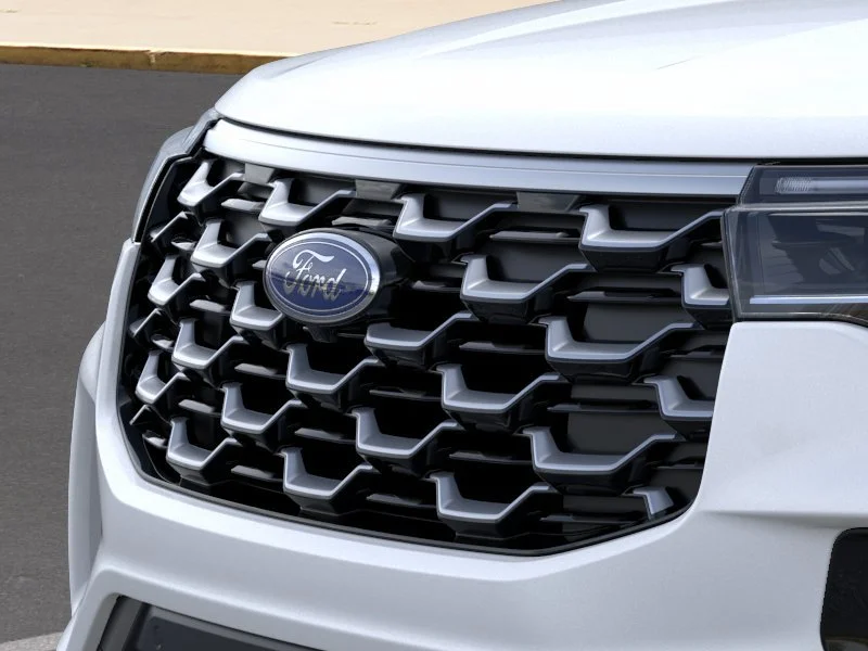 New 2026 Star White Metallic Tri-Coat Ford Platinum™ image 17