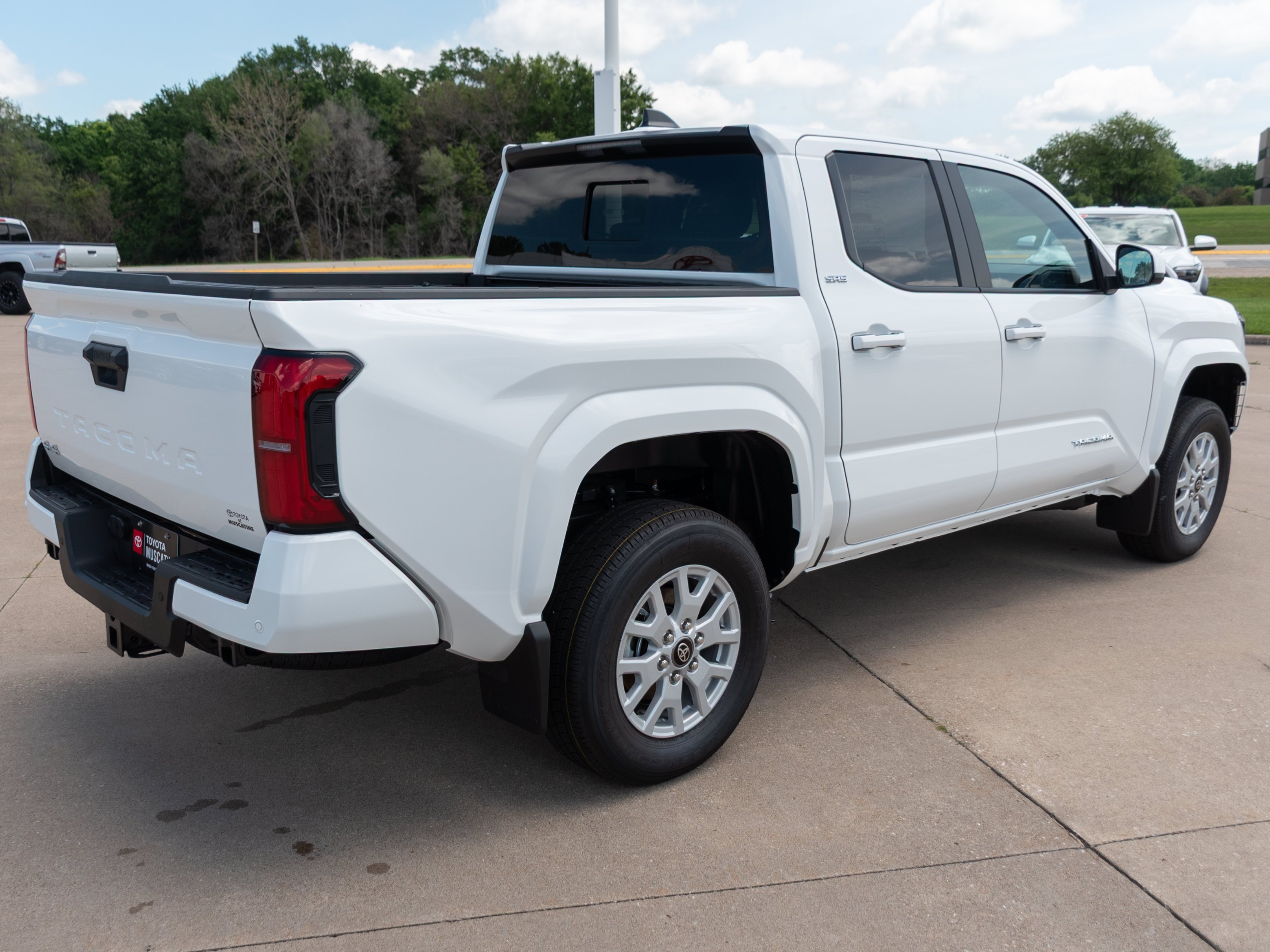 2026 Toyota Tacoma SR5 - Photo 22