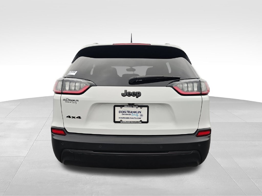 Used 2020 White Jeep Latitude Plus image 4