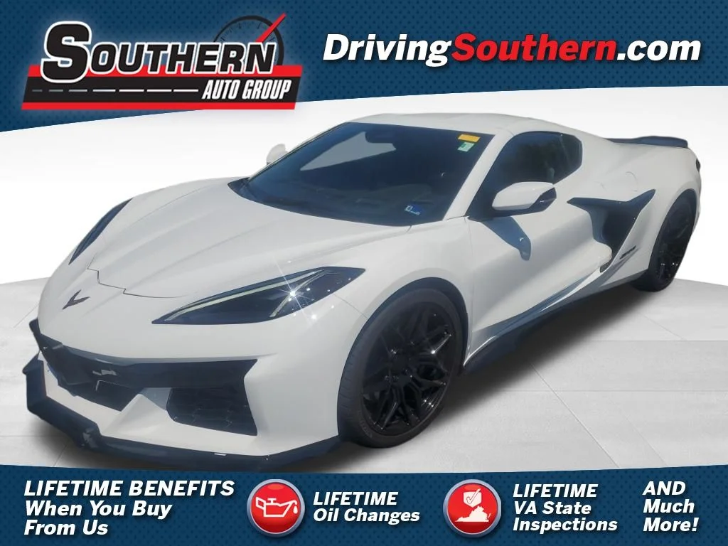 Used 2025 White Chevrolet Z06 image 1