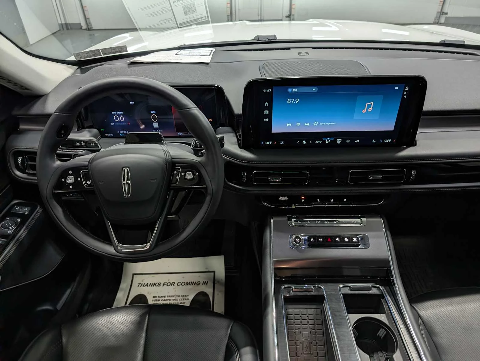 Used 2025 Pristine White Metallic Tri-Coat Lincoln Premiere image 18